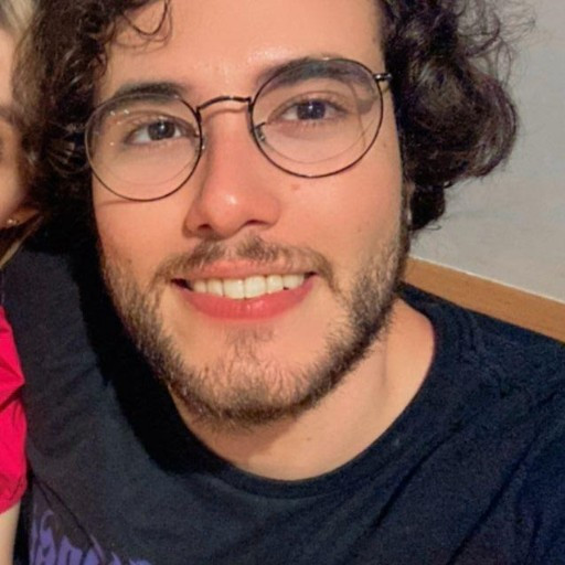 Vitor Chioderoli Oliveira